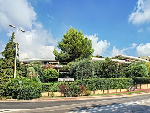 Studio parking fibre piscine Clim Condo in Mougins