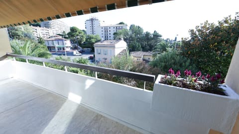 Studio parking fibre piscine Clim Condo in Mougins