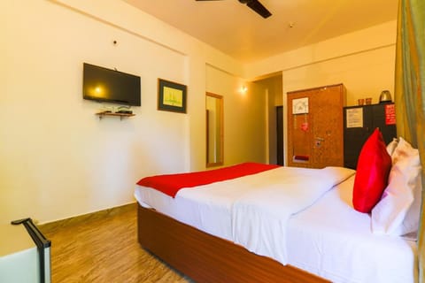 Fullmoon beach place Hotel in Candolim