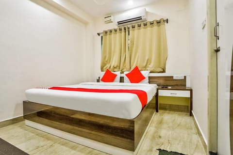 OYO Nimalan Residency Shenoy Nagar Anna Nagar Near Pvr Cinemas Skywalk Hotel in Chennai
