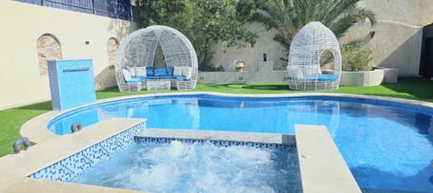 Pool view, Swimming pool, sunbed