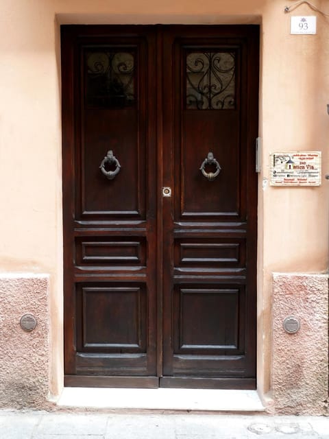 Onlyrooms II - Old Town & Typical Food Bed and Breakfast in Cagliari