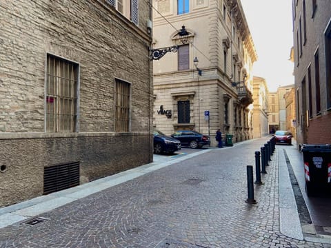 Day, Neighbourhood, City view, Street view, Location