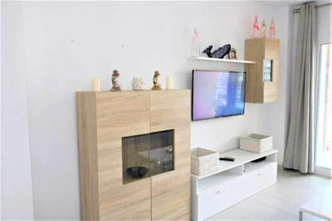 Communal lounge/ TV room, TV and multimedia