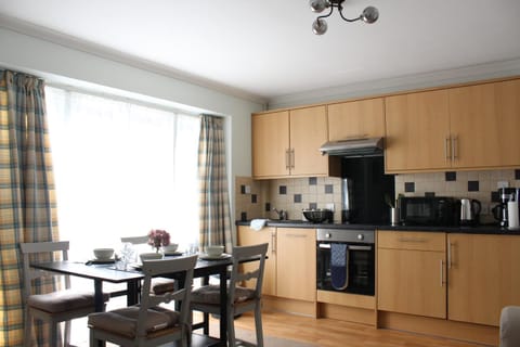 Comfortable and spacious apartment with parking Apartment in Canterbury