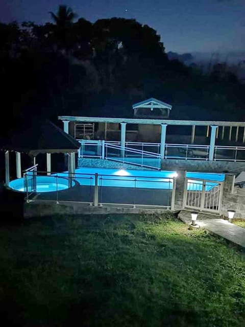 Appartement de 2 chambres avec piscine partagee jacuzzi et jardin clos a Lamentin Condo in Guadeloupe