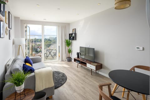 Vertex Luxury Suite Condo in Croydon