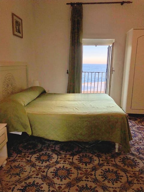 Summer, View (from property/room), Bedroom, Sea view, Seasons, young children, pet friendly