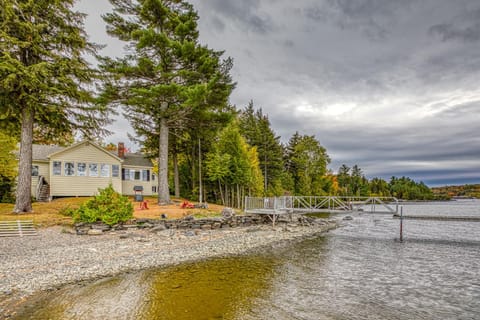 White Lobster Cottage Maison in Moosehead Lake