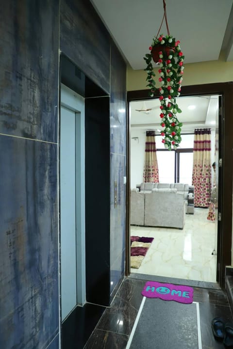 Excellent Property With Exellent Amenities You Would Love To Live In. Condo in Rishikesh