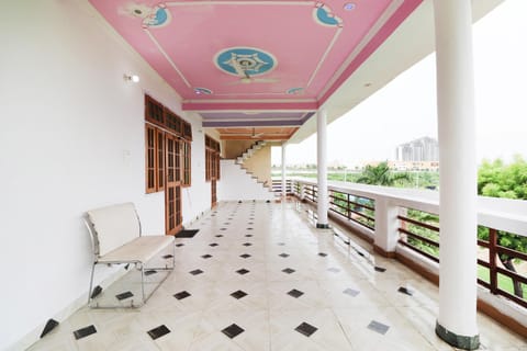 OYO Flagship Shree Balaji Guest House Hotel in Lucknow