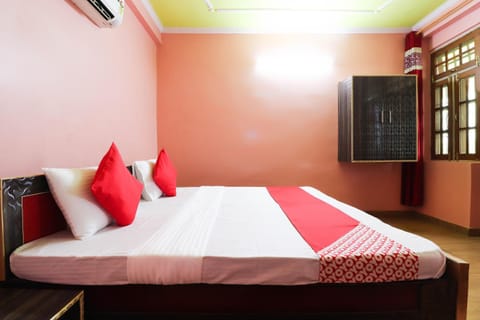 OYO Flagship Shree Balaji Guest House Hotel in Lucknow
