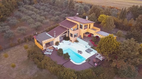 Property building, Natural landscape, Garden view, Pool view, Swimming pool