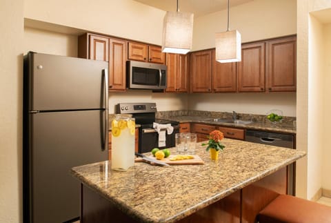 Kitchen or kitchenette, Kitchen or kitchenette, Dining area, dishwasher, minibar, pet friendly, stove, kitchen