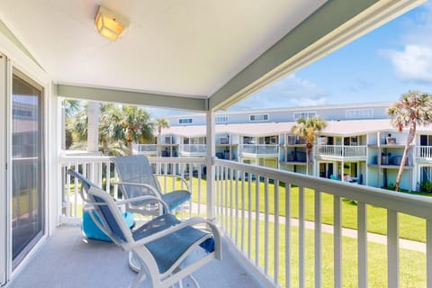 Sand Dollar E205 Apartment in Pensacola Beach