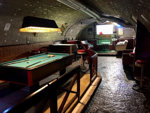 Billiard, Lounge or bar