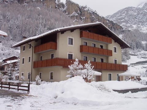 Casa Martinelli Holiday Home Condo in Canton of Grisons