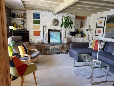 An Artist's Cottage Maison in Fishguard