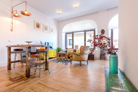 Living room, Dining area