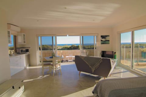 Living room, Sea view