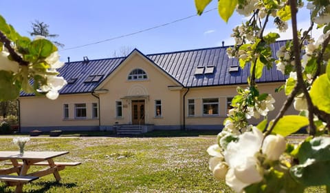 Patio, Facade/entrance