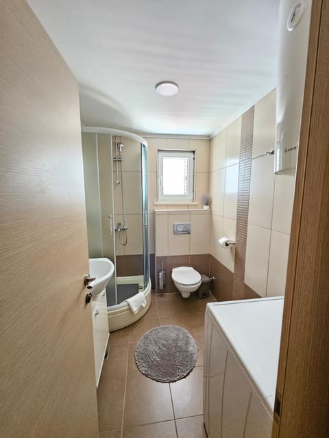 Shower, Toilet, Bathroom