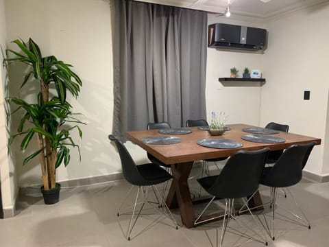 Zona dorada: amplio departamento para 12 Appartement in Mazatlan