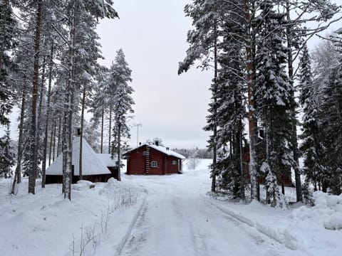Kenttäniemi Cottages Campground/ 
RV Resort in Rovaniemi