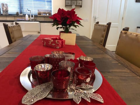 Winter, Decorative detail, Dining area, On site, Food, Drinks