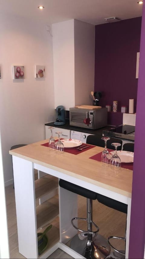 Studio confort N2 Valenciennes Wifi Netflix Apartment in Hauts-de-France