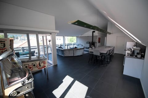 Kitchen or kitchenette, Living room, Lounge or bar