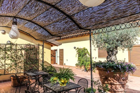 Patio, Decorative detail, Garden view