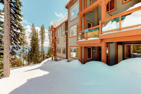 Snowbanks Casa in Alberta