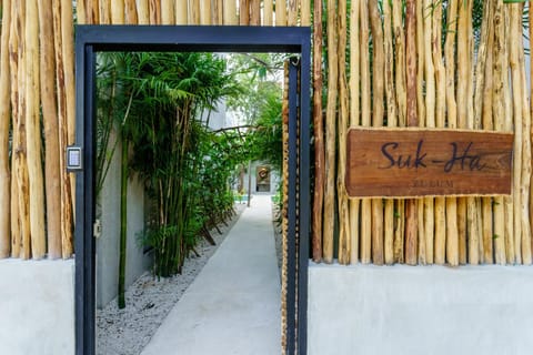 Eco-sustainable Luxury Between Beach Hotspots & Tulum Town by Stella Rentals Condo in Tulum