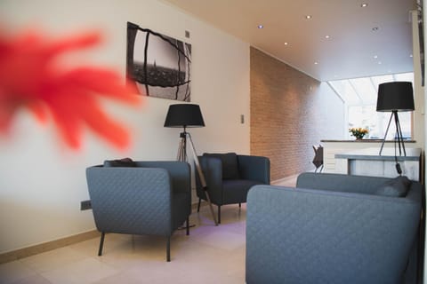 TV and multimedia, Seating area