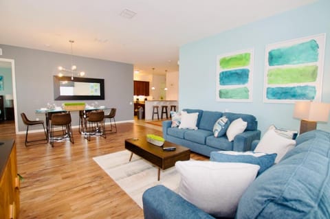 Vista Cay Luxury 4 bedroom condo (#3117) Apartamento in Orlando