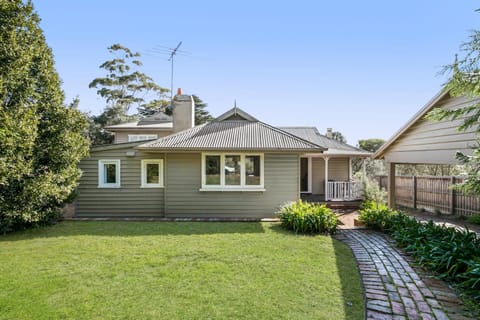 Ellis Cottage Sorrento plus Guest House House in Portsea