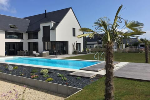 Property building, Garden, Balcony/Terrace, Garden view, Pool view, Swimming pool, Swimming pool