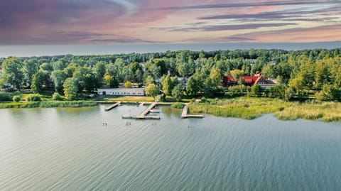 Day, Natural landscape, Activities, Bird's eye view, Lake view