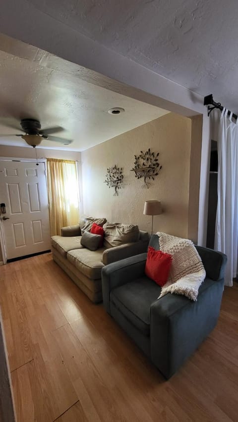 U3 - Comfortable 1 BR & 1 BA APT in DT PHX with pkg Apartment in Phoenix