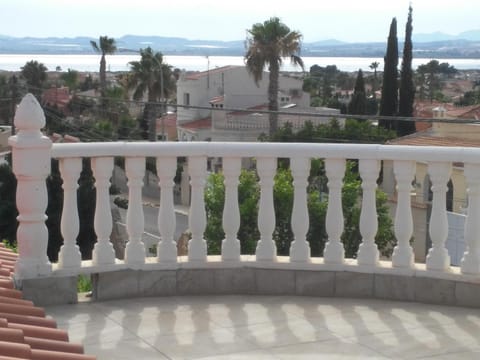 VILLA DOS-LAGOS Villa in Torrevieja