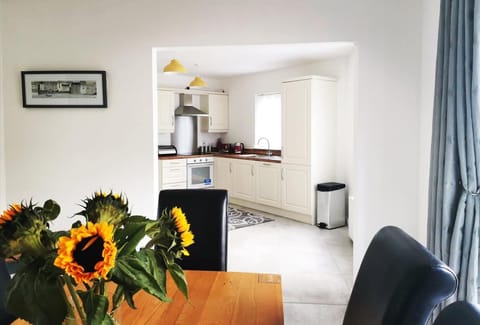 Dining area, Communal kitchen