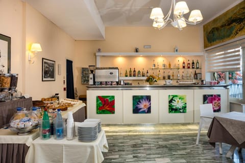 Lounge or bar, Buffet breakfast, Italian breakfast