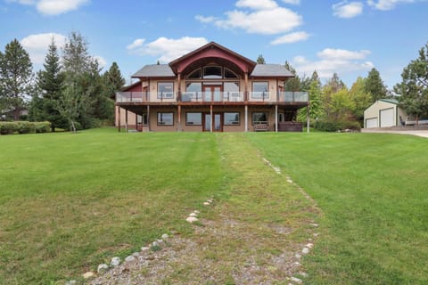 Lakefront Luxury Maison in Lake Pend Oreille