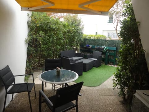 Garden, Dining area, Garden view