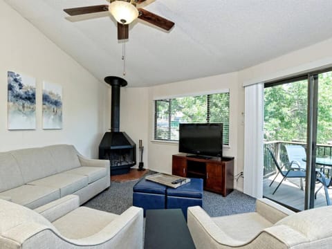 Lakefront Bungalow With Community Poolhot Tub #4 House in Point Venture