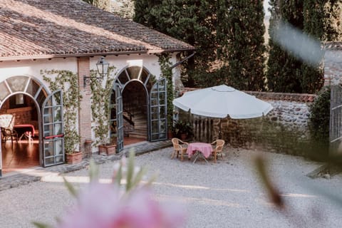 Property building, Breakfast