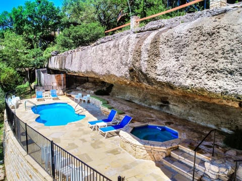 Hill Country Bungalow With Pool & Hot Tub #12 House in Point Venture