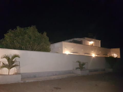 Villa JAJA Piscine-Climatisation Chalet in Senegal