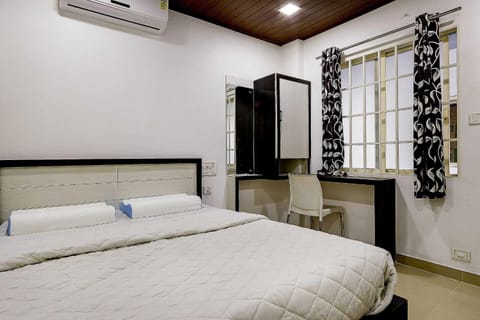 SPOT ON 48916 Kpm Tourist Home Hotel in Kochi